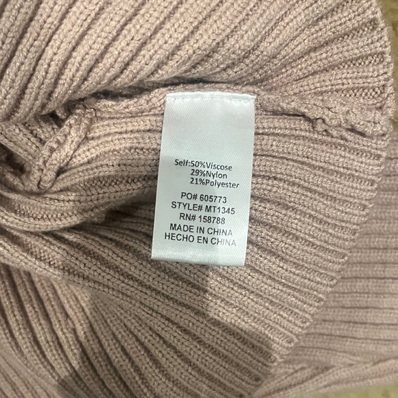 Ribbed pinkish Cream Sweater - Picture 5 of 5